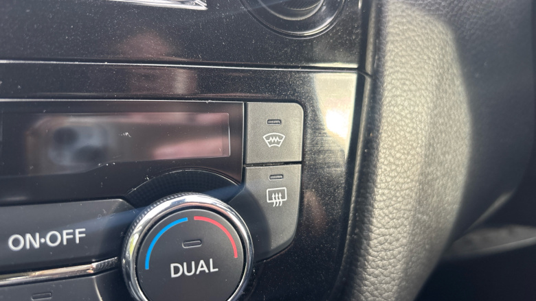 Nissan Qashqai 1.3 DiG-T Tekna 5dr Petrol Hatchback